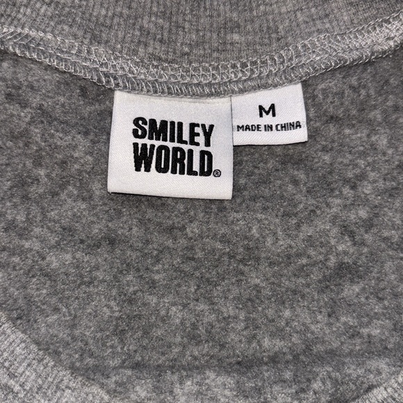 🙂SmileyWorld “Love Above All” Boxy Crew Neck Long Sleeve Sweatshirt ,Size M - Picture 5 of 13